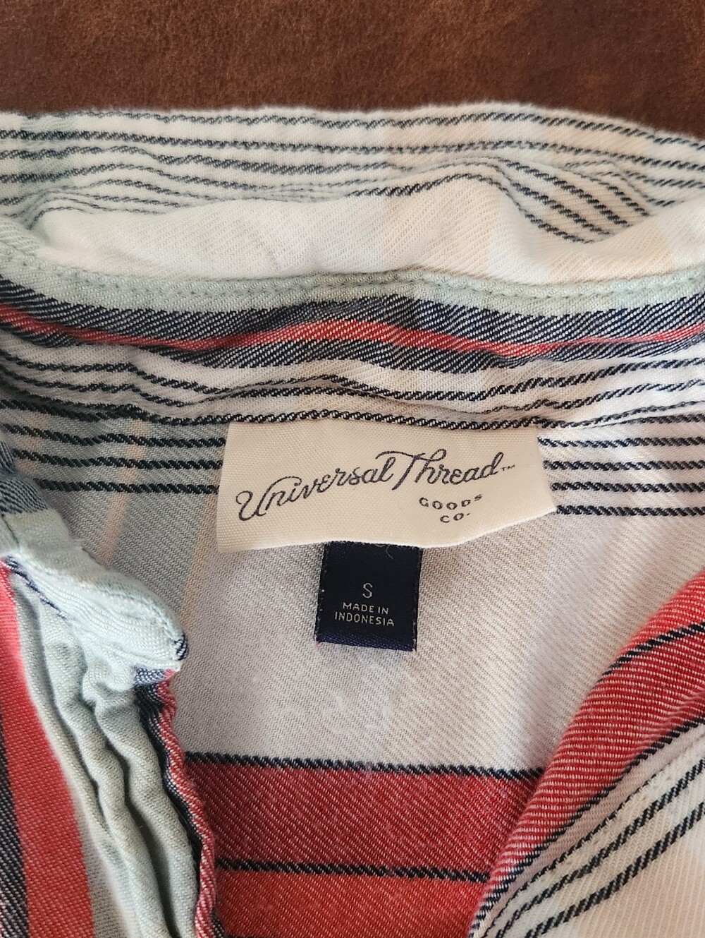 Universal Threads Lightweight Plaid Button-Up Shirt in Coral and Mint - Picture 5 of 5